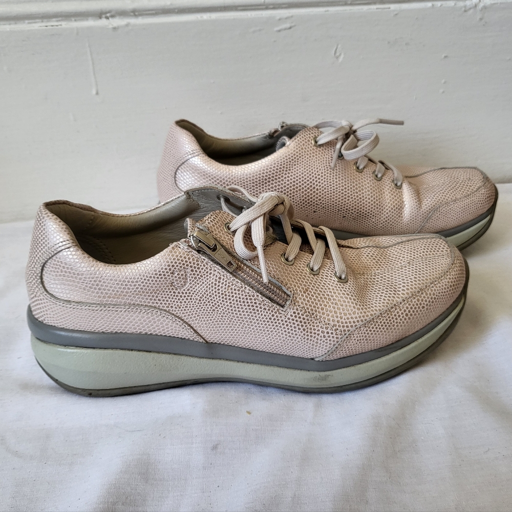 JOYA "Tokyo II" in Rose Gold Metallic Texture Zip Lace Up Size 7.5
